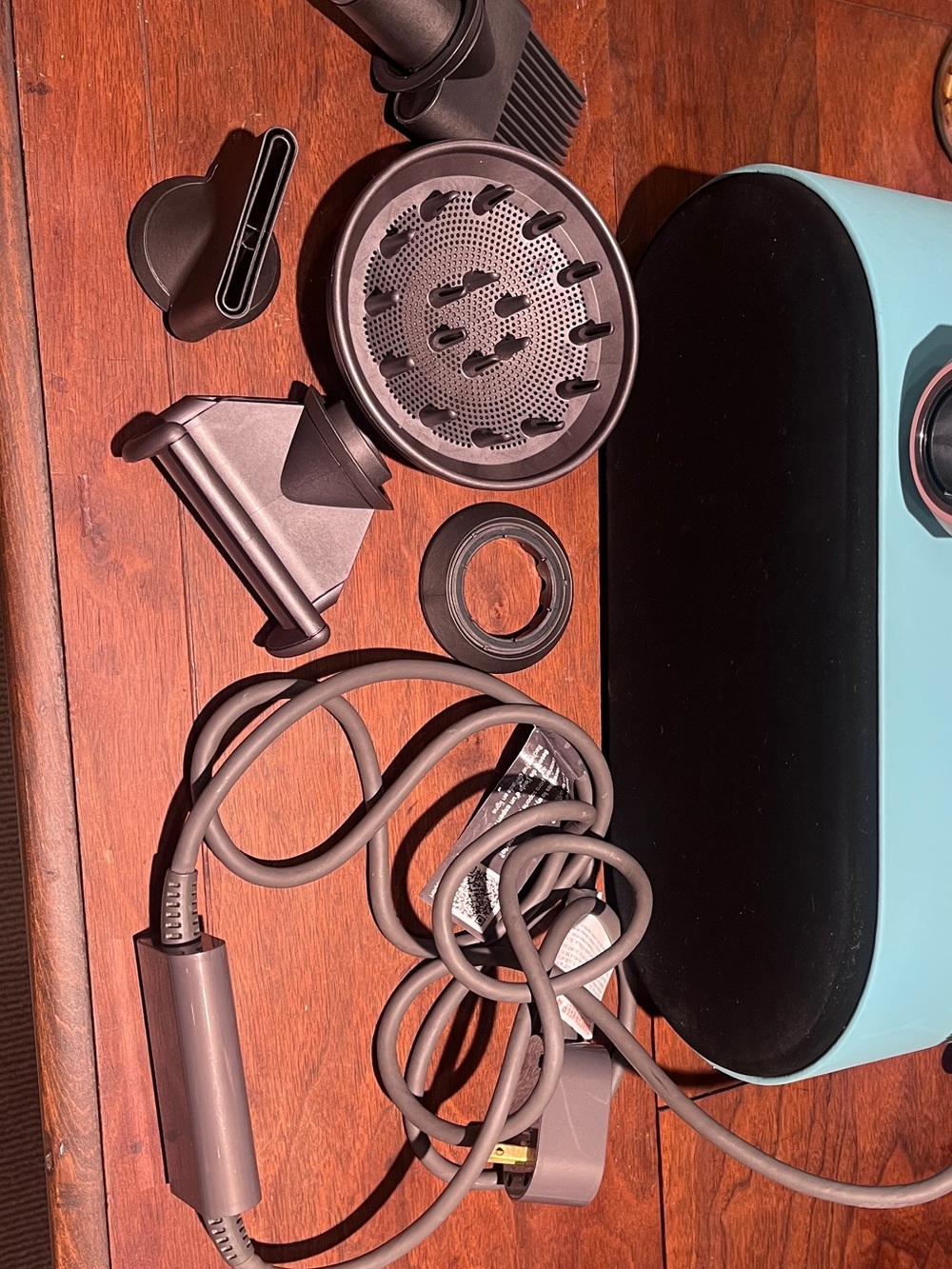 Dyson blow dryer candy pop edition - Picture 3 of 15